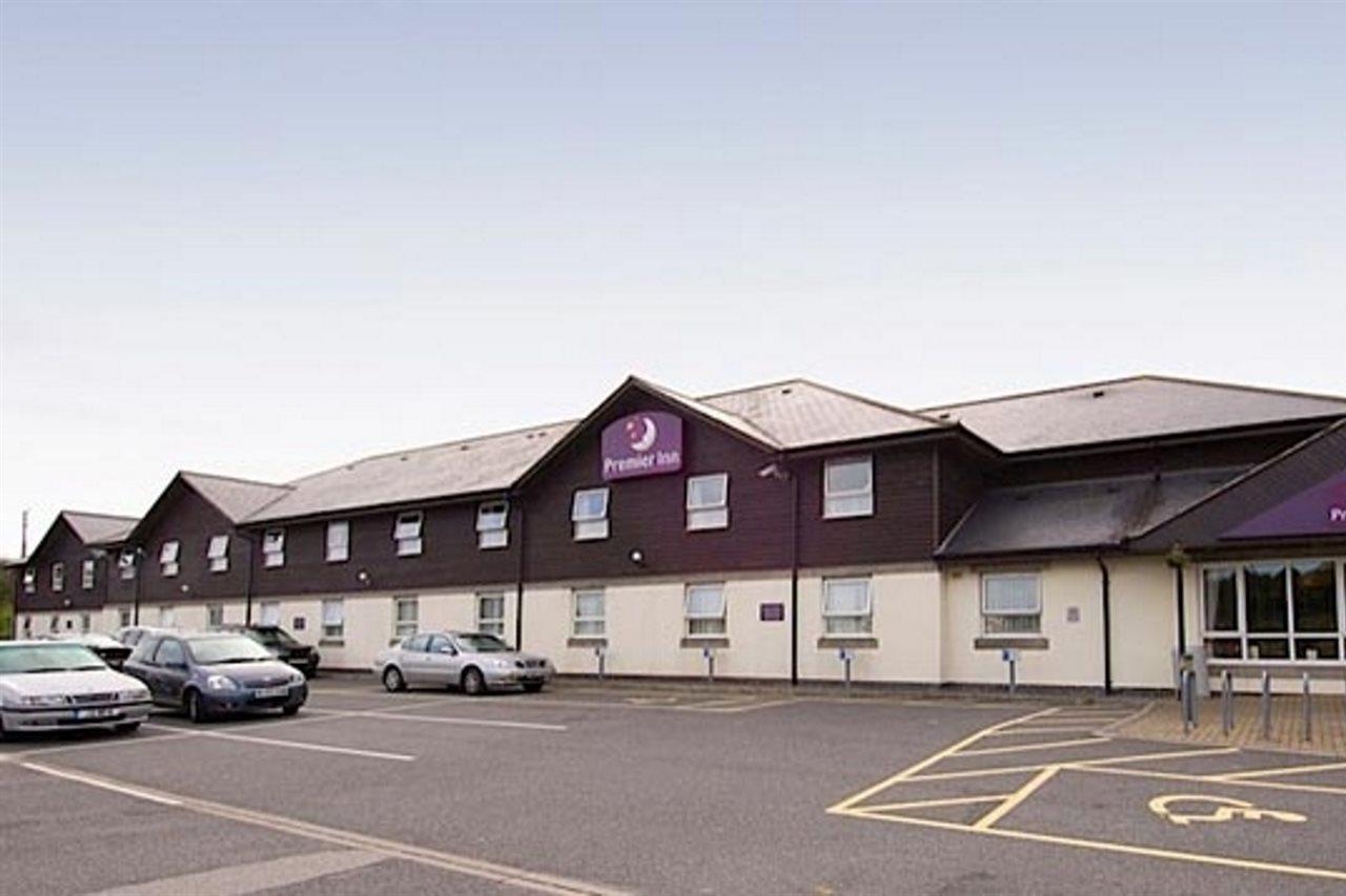 Premier Inn Хейл Экстерьер фото