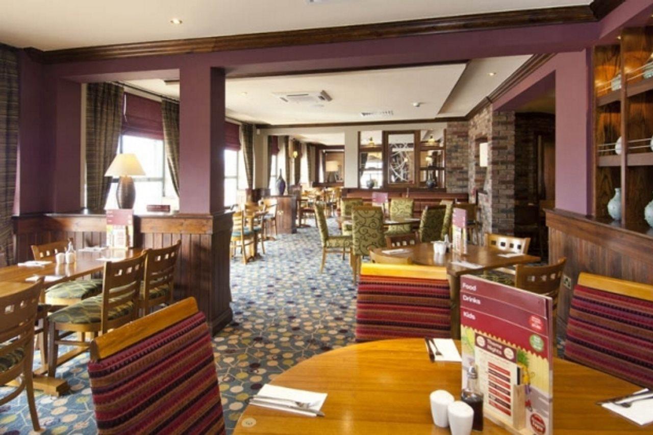 Premier Inn Хейл Экстерьер фото